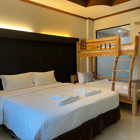 Blue Carina Hotel Phuket Esterno foto
