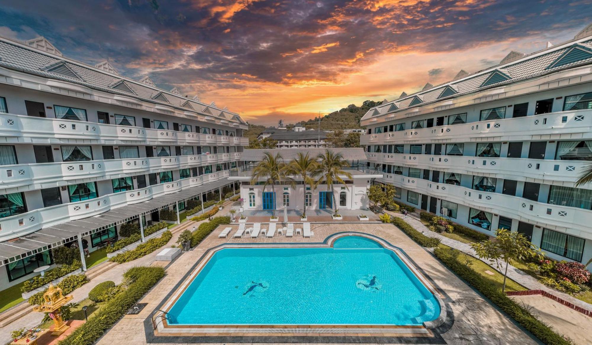 Blue Carina Hotel Phuket Esterno foto