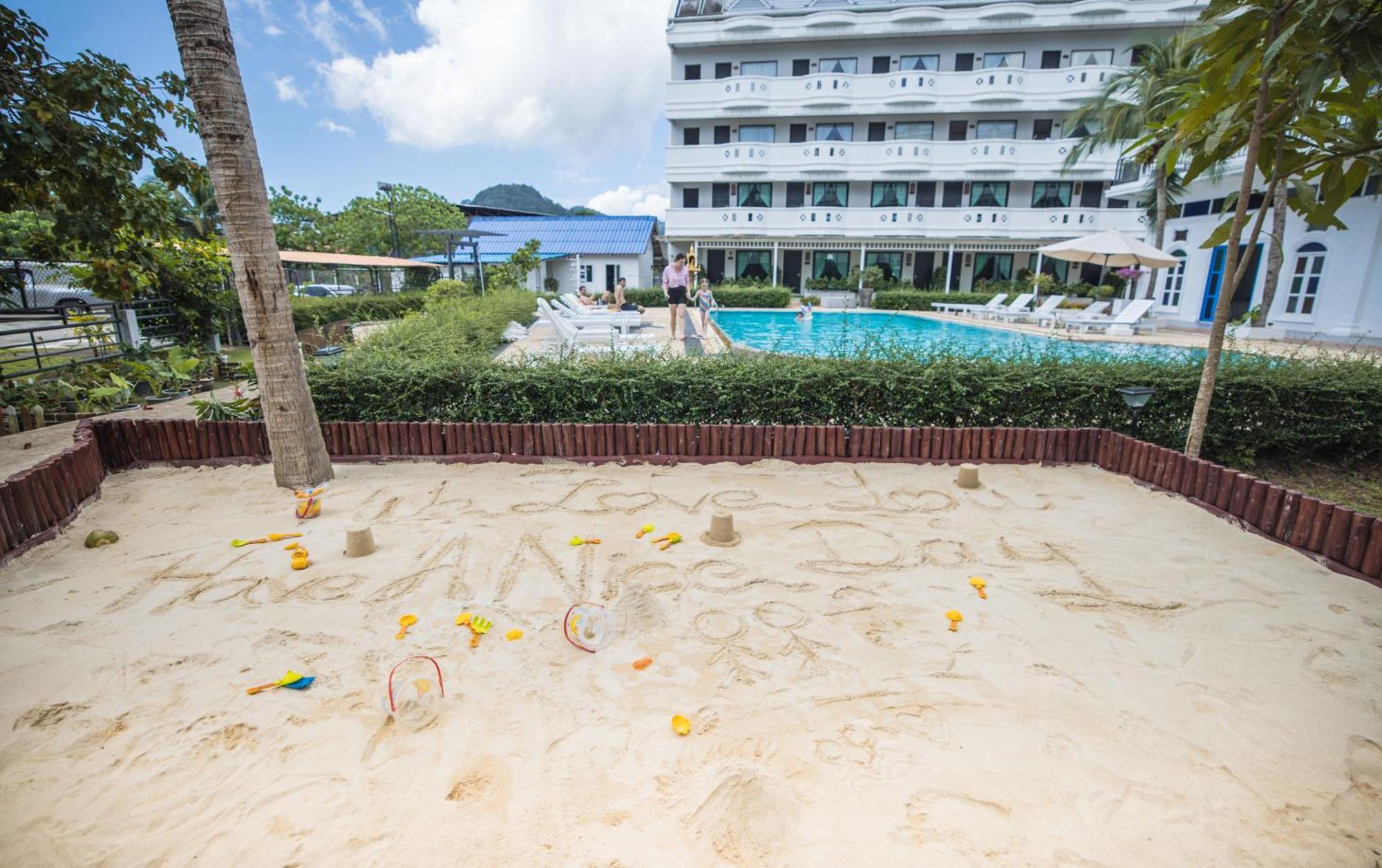 Blue Carina Hotel Phuket Esterno foto