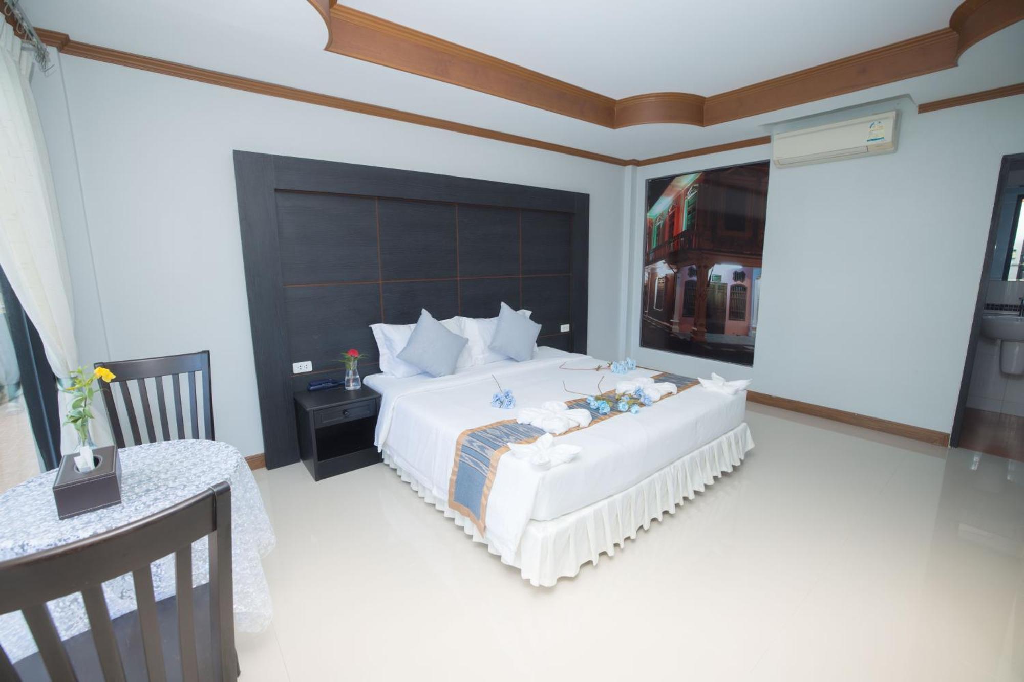 Blue Carina Hotel Phuket Esterno foto