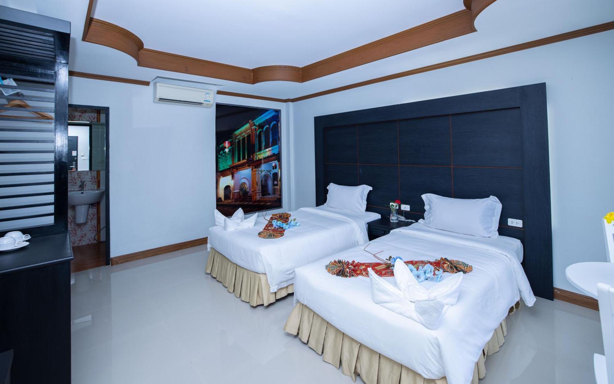 Blue Carina Hotel Phuket Esterno foto