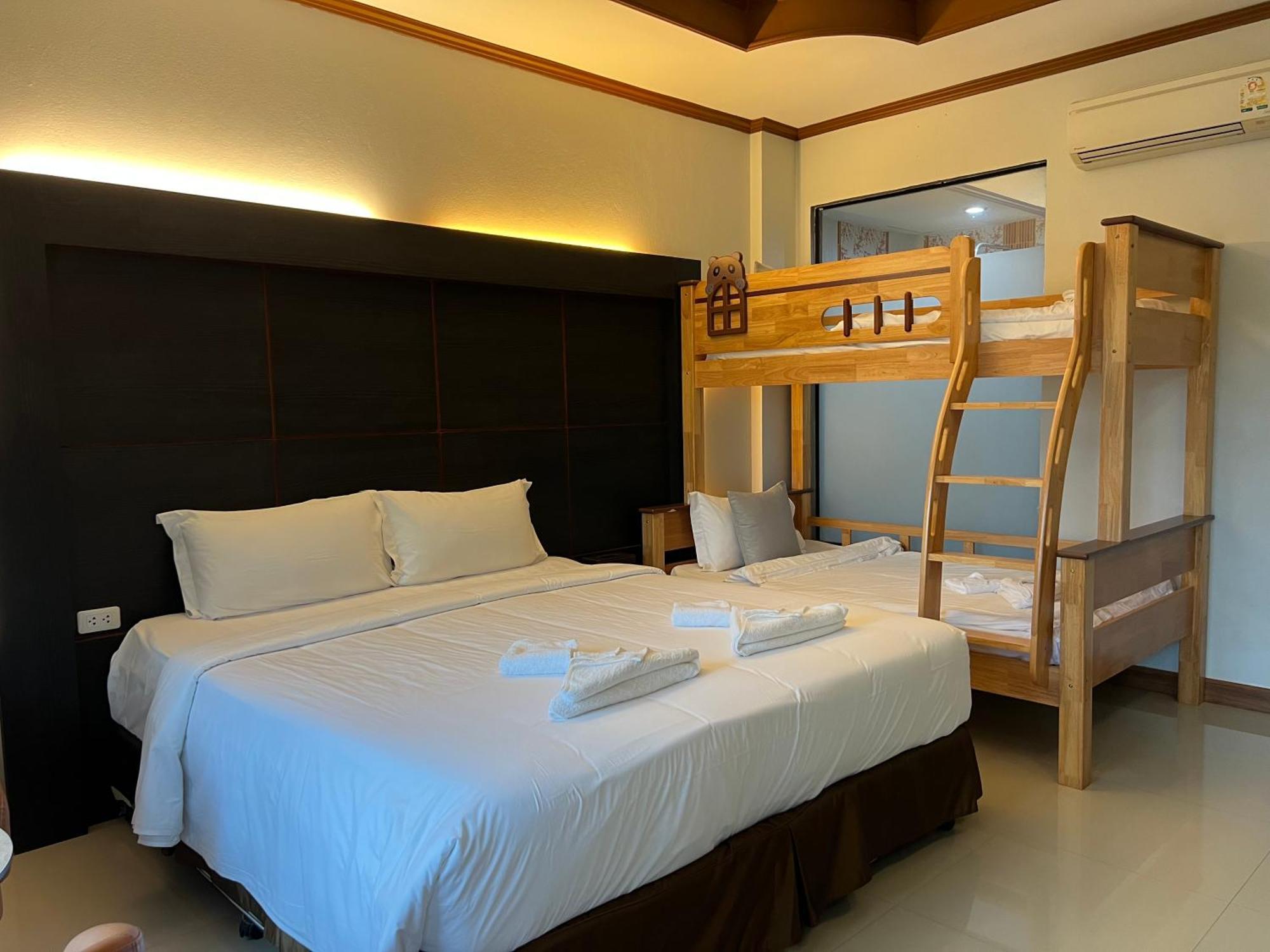 Blue Carina Hotel Phuket Esterno foto