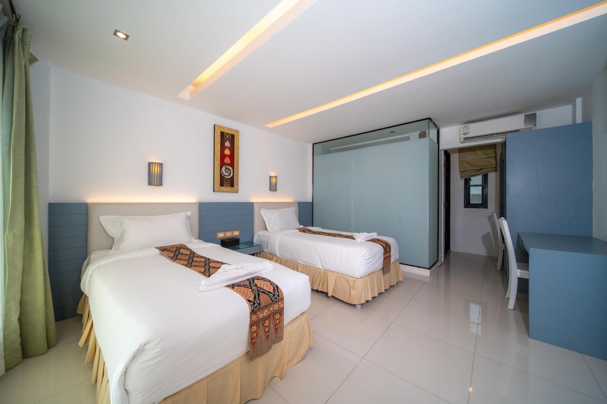 Blue Carina Hotel Phuket Esterno foto